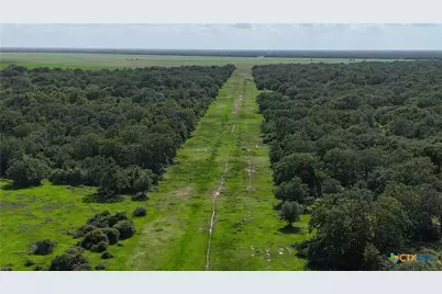 10772 State Highway 111, Edna, TX 77957 - Photo 18