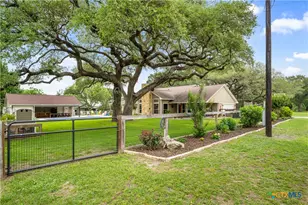 618 S Hudson St, Flatonia, TX 78941 - Photo 34
