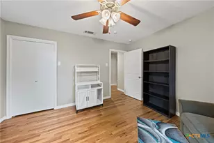 1406 N Penelope St, Belton, TX 76513 - Photo 22
