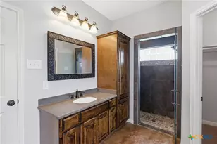335 Co Rd 320, Edna, TX 77957 - Photo 22