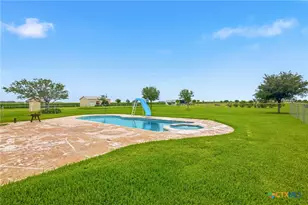 335 Co Rd 320, Edna, TX 77957 - Photo 30