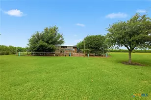 335 Co Rd 320, Edna, TX 77957 - Photo 40
