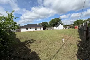 665 Fallen Oak Dr, Bertram, TX 78605 - Photo 12