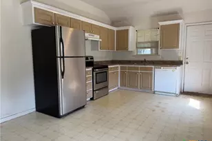665 Fallen Oak Dr, Bertram, TX 78605 - Photo 2