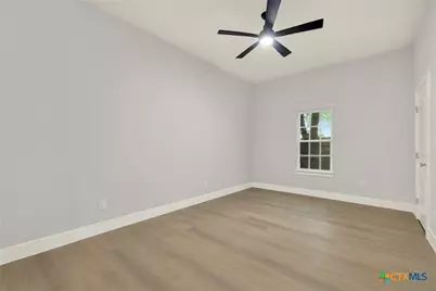 455 S Hackberry Avenue, New Braunfels, TX 78130 - Photo 22