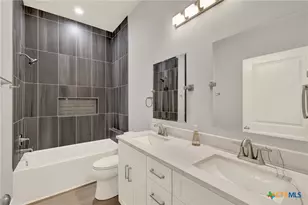 455 S Hackberry Ave, New Braunfels, TX 78130 - Photo 20