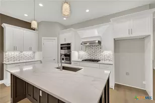455 S Hackberry Ave, New Braunfels, TX 78130 - Photo 6