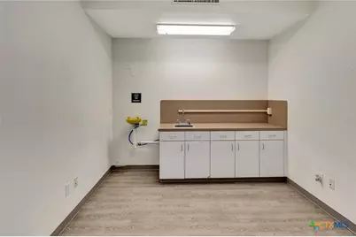 2112 N Navarro Street #A, Victoria, TX 77901 - Photo 14