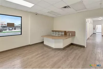 2112 N Navarro Street #A, Victoria, TX 77901 - Photo 4
