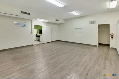 2112 N Navarro Street, Victoria, TX 77901 - Photo 16