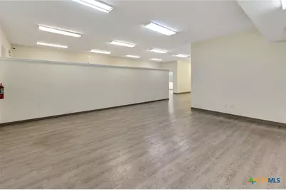 2112 N Navarro Street, Victoria, TX 77901 - Photo 14