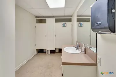 2112 N Navarro Street, Victoria, TX 77901 - Photo 22