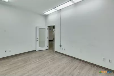 2112 N Navarro Street, Victoria, TX 77901 - Photo 24