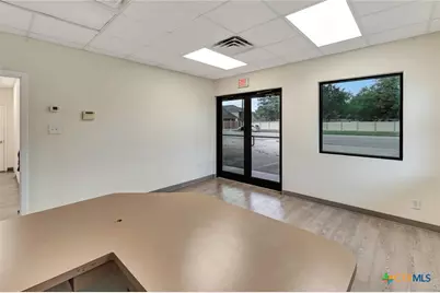 2112 N Navarro Street, Victoria, TX 77901 - Photo 32