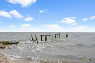 1385 N Ocean Dr, Port Lavaca, TX 77979 - Photo 8