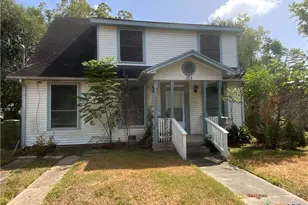 103 E Warren Ave, Victoria, TX 77901 - Photo 2