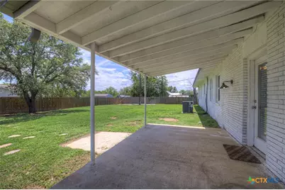1006 Pecan Street, Floresville, TX 78114 - Photo 30