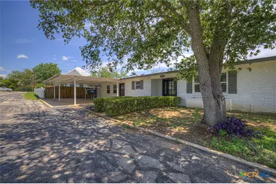 1006 Pecan Street, Floresville, TX 78114 - Photo 2