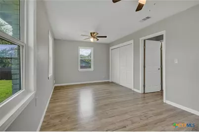1006 Pecan Street, Floresville, TX 78114 - Photo 26