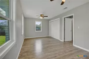 1006 Pecan St, Floresville, TX 78114 - Photo 26