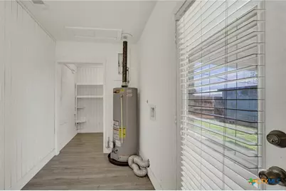 1006 Pecan Street, Floresville, TX 78114 - Photo 22