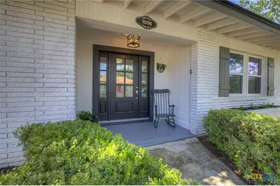 1006 Pecan Street, Floresville, TX 78114 - Photo 1
