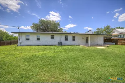 1006 Pecan Street, Floresville, TX 78114 - Photo 34