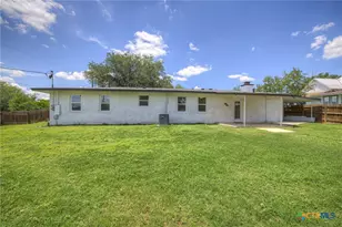 1006 Pecan St, Floresville, TX 78114 - Photo 34