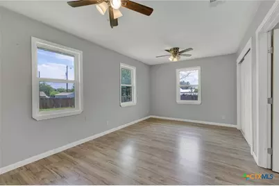 1006 Pecan Street, Floresville, TX 78114 - Photo 26