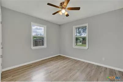 1006 Pecan Street, Floresville, TX 78114 - Photo 28