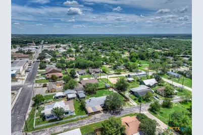 1006 Pecan Street, Floresville, TX 78114 - Photo 38