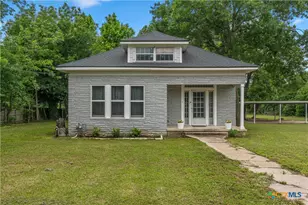 402 N Bordon St, Lorena, TX 76655 - Photo 2