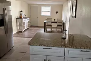 202 Bonham St, Port Lavaca, TX 77979 - Photo 4
