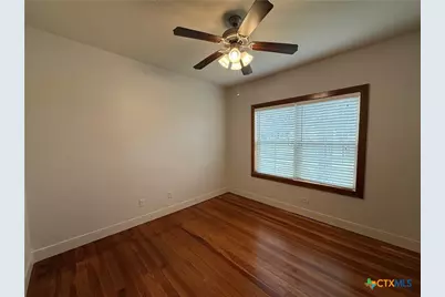 257 E Garza Street, New Braunfels, TX 78130 - Photo 12