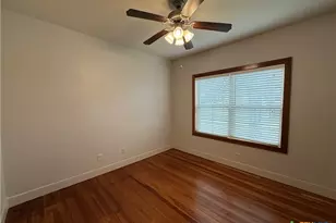 257 E Garza St, New Braunfels, TX 78130 - Photo 12