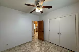 257 E Garza St, New Braunfels, TX 78130 - Photo 16