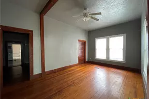 319/321 N 4th St, Temple, TX 76501 - Photo 4