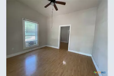 319 N 4th Street, Temple, TX 76501 - Photo 8