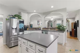113 Las Brisas Blvd, Seguin, TX 78155 - Photo 10