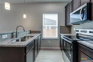404 Trefger St, Seguin, TX 78155 - Photo 4