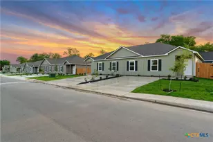 404 Trefger St, Seguin, TX 78155 - Photo 1