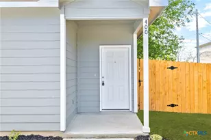404 Trefger St, Seguin, TX 78155 - Photo 8