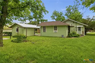808 E Krezdorn St, Seguin, TX 78155 - Photo 28