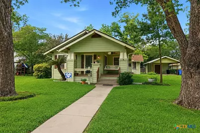 808 E Krezdorn Street, Seguin, TX 78155 - Photo 2