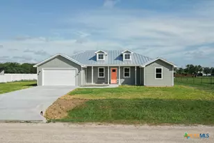 345 Honeycomb, Victoria, TX 77904 - Photo 1