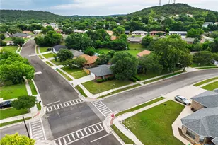 810 Courtney Ln, Copperas Cove, TX 76522 - Photo 2