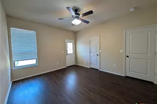 660 Creekside Cir, New Braunfels, TX 78130 - Photo 30