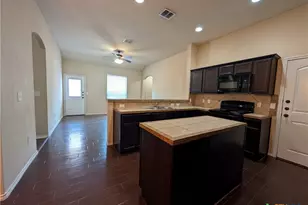 660 Creekside Cir, New Braunfels, TX 78130 - Photo 14