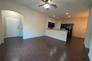 660 Creekside Cir, New Braunfels, TX 78130 - Photo 6