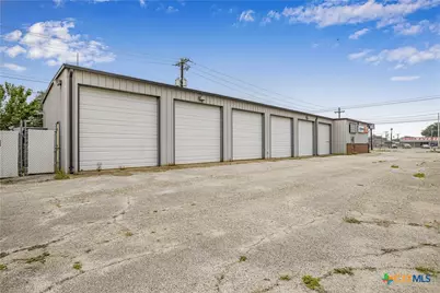 4005 N Navarro Street, Victoria, TX 77901 - Photo 18